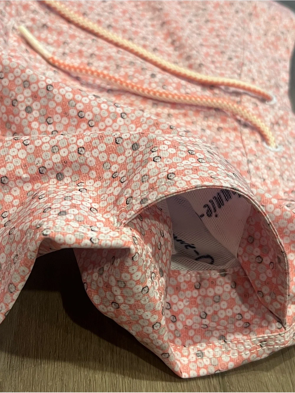 Men’s Johnnie-O Light Pink and Gray Jaco Swim Trunks Size Small “Tango” Print